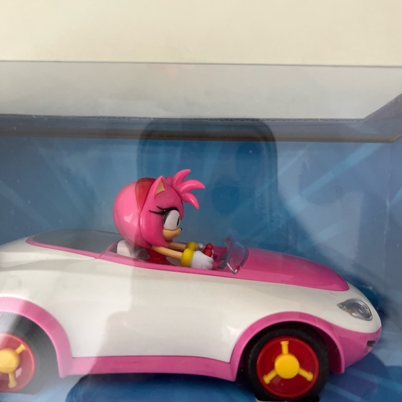 Sonic the Hedgehog Amy 2.4 GHZ Radio Controlled Car Toy Pink Team Racing NIB - Picture 3 of 13